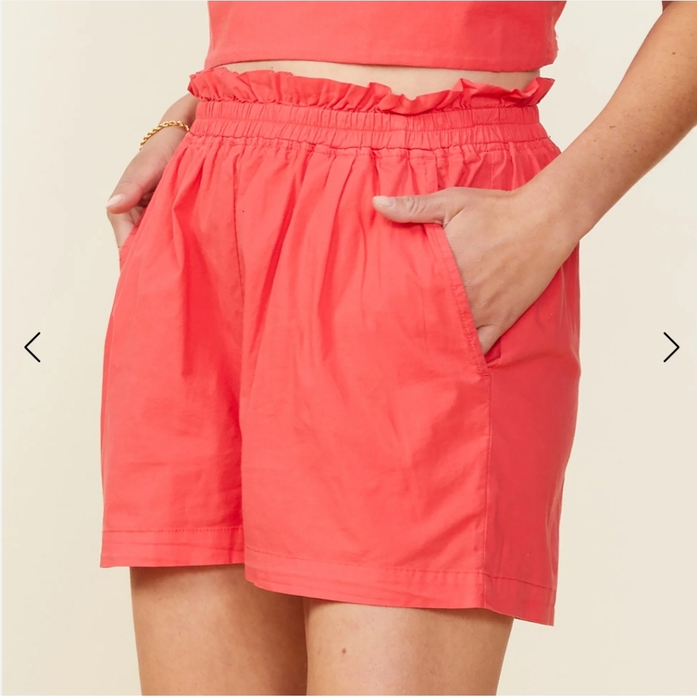 Monrow Poplin Paperbag short in Firecoral Sz S NWT Pockets